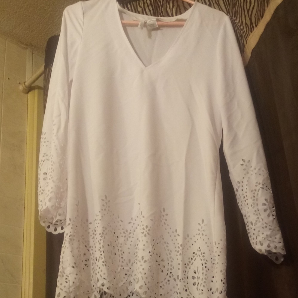 White blouse - Picture 6 of 6